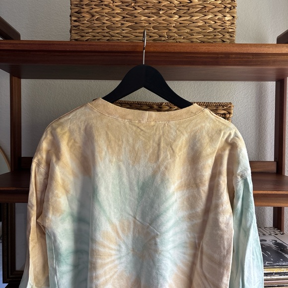 Hem & Thread Cream Pullover - Picture 4 of 5